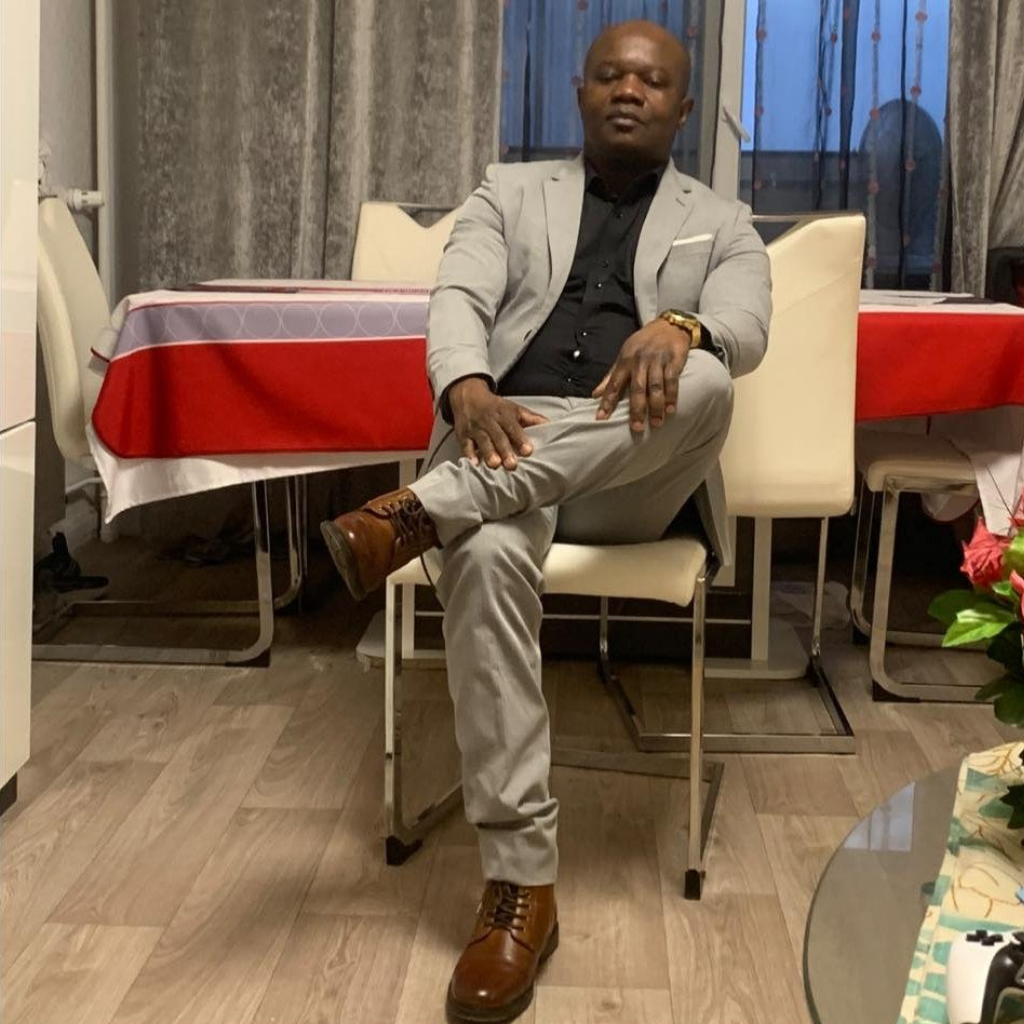 <em>Manuel Medrano</em>